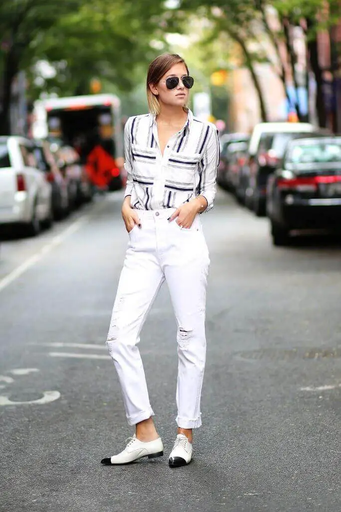 High Waisted White Jeans in Flared Style