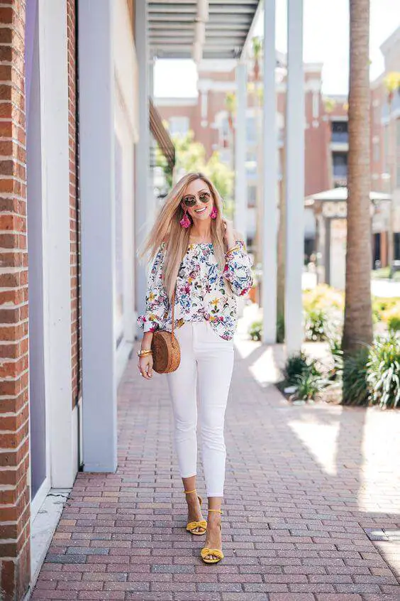 High Waisted White Jeans in Flared Style