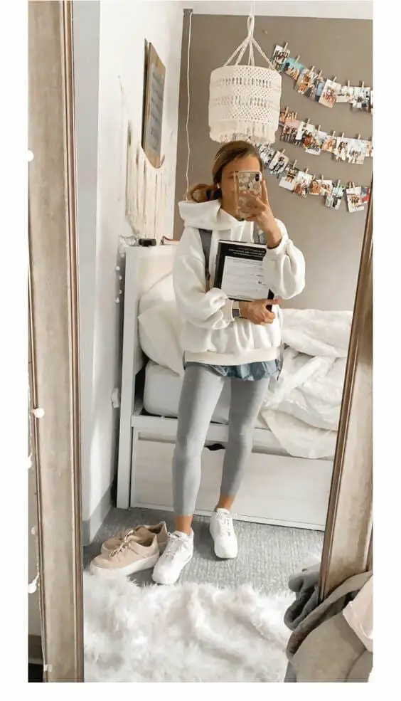 cute outfits with navy blue leggings