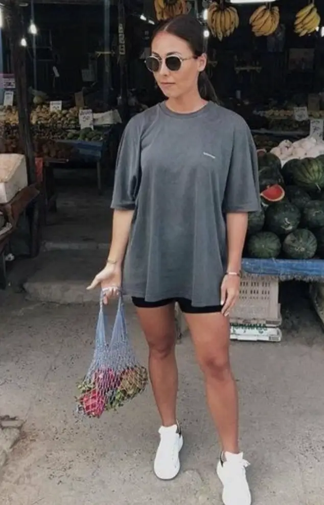 legging shorts and oversized t shirt