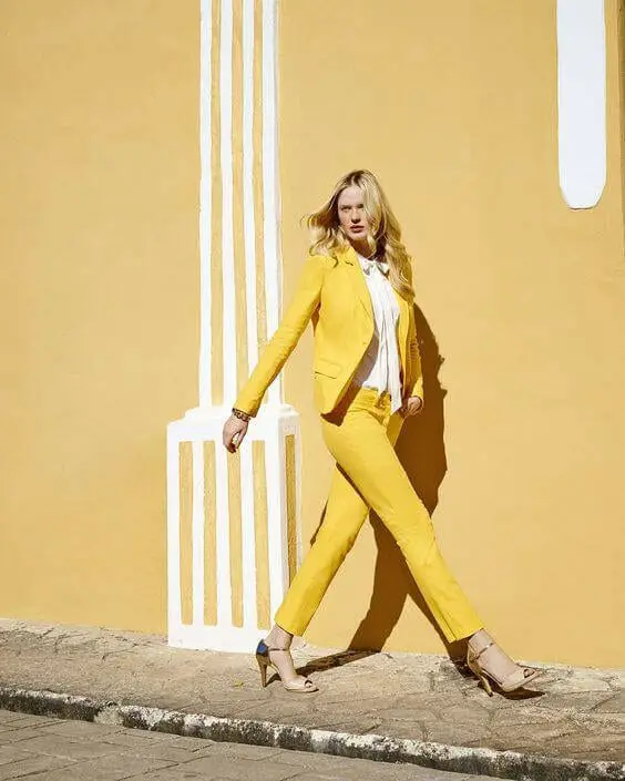 Risultati immagini per yellow outfit ideas